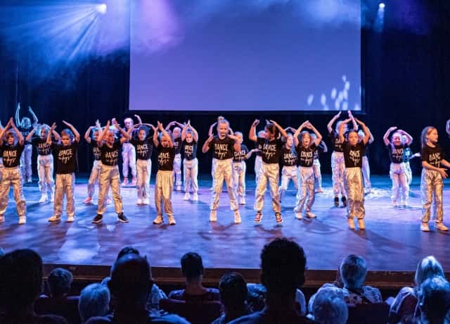 Eindshow Dance for Days: Leerlingen Woudrichem & Werkendam