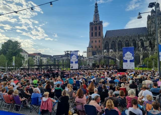 Diner Opera op de Parade