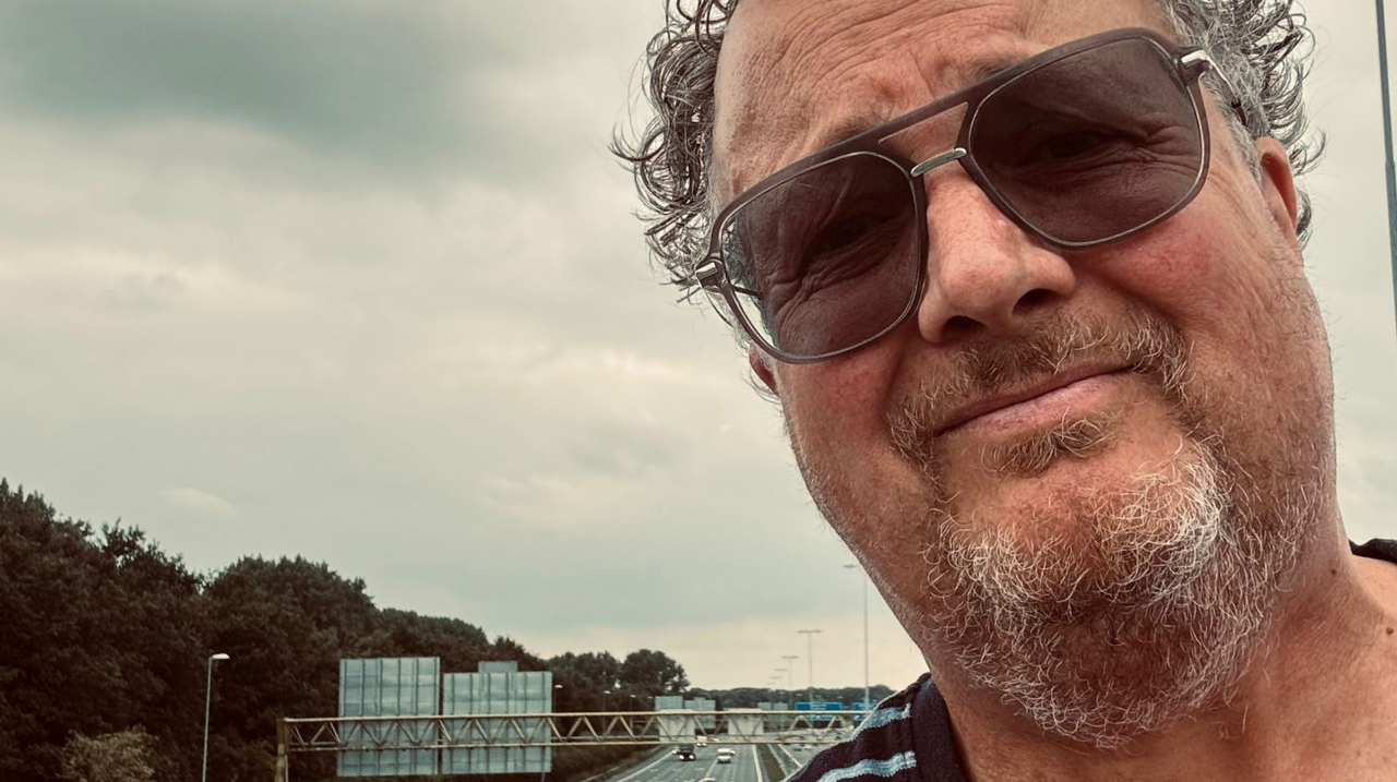 Hans Tervoort 'boven' een snelweg