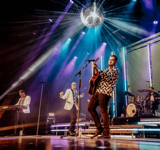Bee Gees by MainCourse