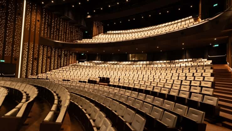 Koning Willem Alexander opent het nieuwe theater op vrijdag 1 maart