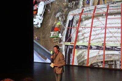 Directeur Alex Kühne bedankt de vrienden voor hun steun en vriendschap